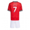 Maglie da calcio Manchester United Mason Mount #7 Prima Maglia Bambino 2025-26 Manica Corta + Pantaloni corti) Maglie da calcio Manchester United Mason Mount #7 Prima Maglia Bambino 2025-26 Manica Corta + Pantaloni corti)